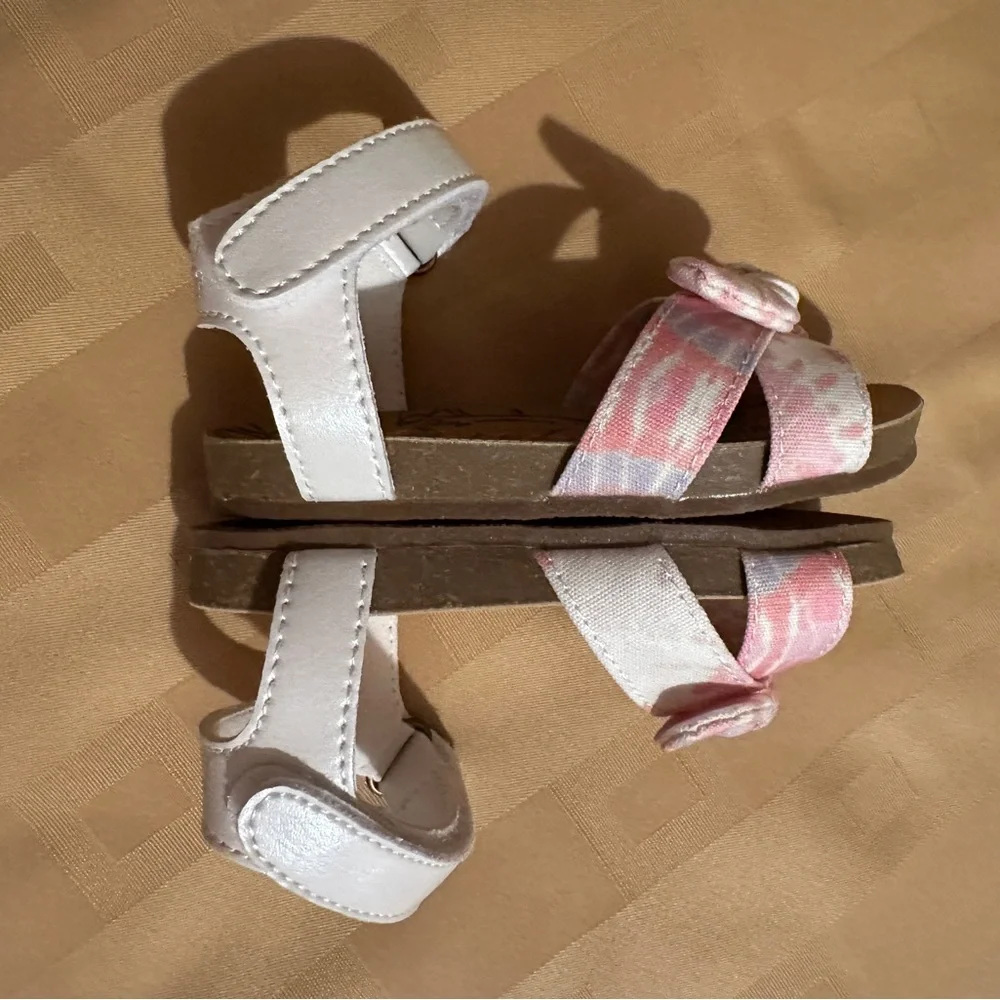 Blowfish Malibu White and‎ Pink Kids Sandals with Bow NEW Size 6 girls